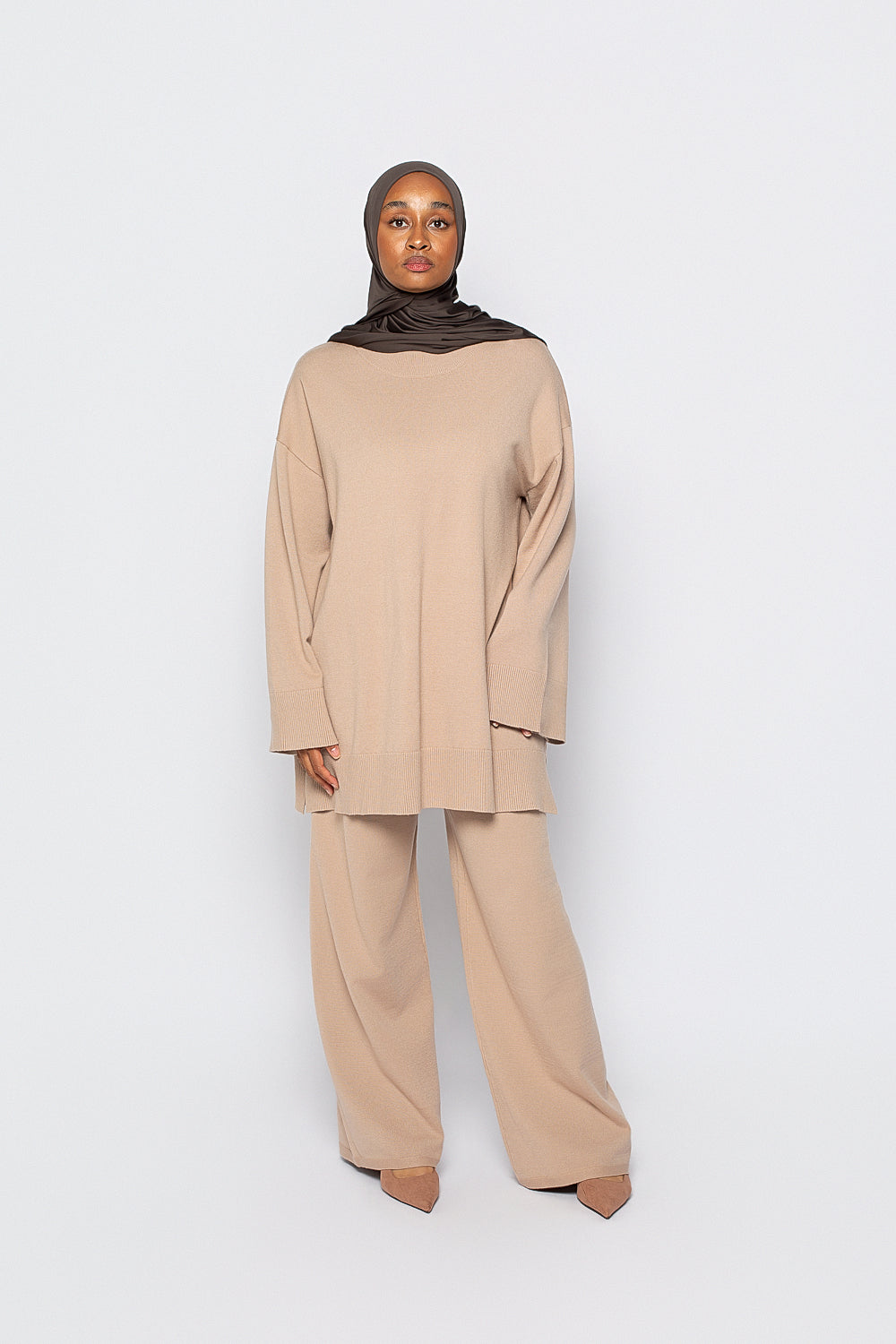 ensemble vue de face pantalon ample et pull long